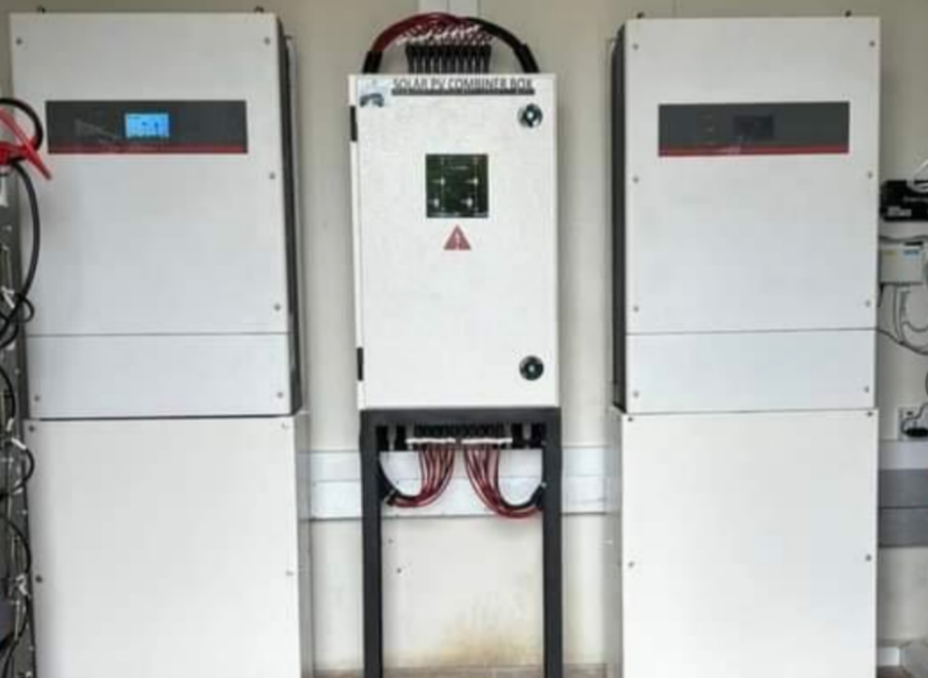 60KW HV Solar Hybrid Energy Storage System Transformer-less Hybrid Inverter 30KW in Parallel Operation